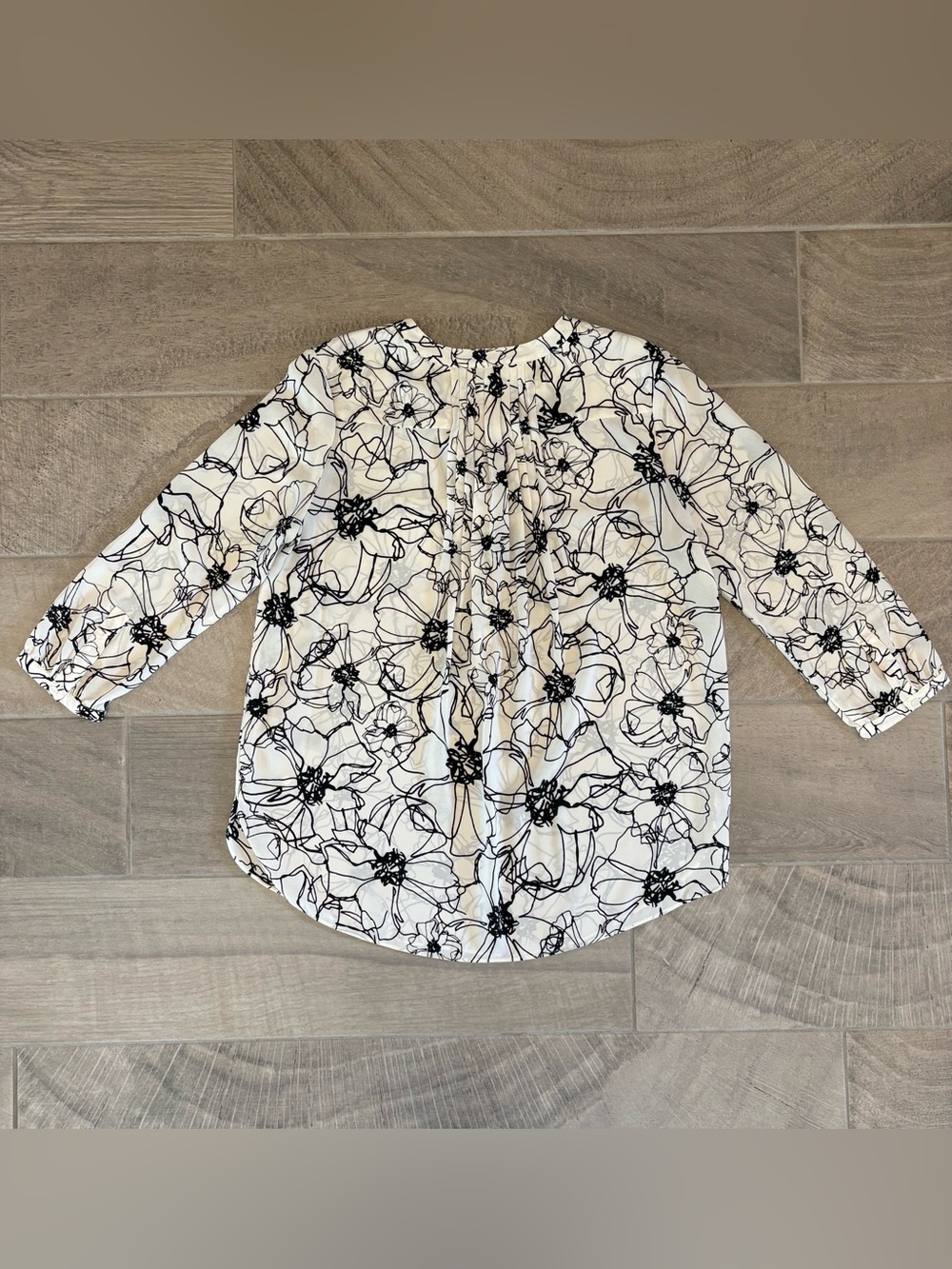 NYDJ Black White Floral Print Button Front Blouse Women’s Medium Office Work M - Picture 7 of 10